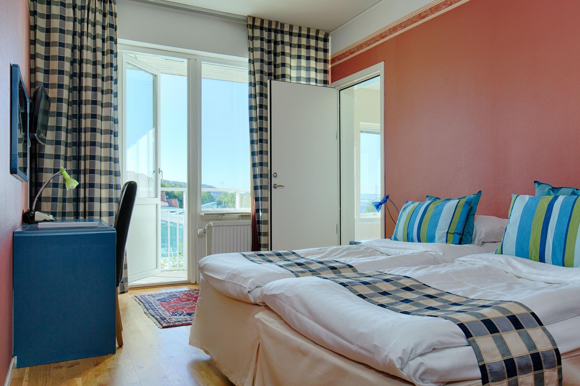 Bohusgarden Hotell & Konferens Uddevalla Extérieur photo
