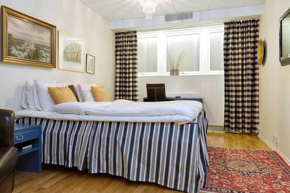 Bohusgarden Hotell & Konferens Uddevalla Extérieur photo