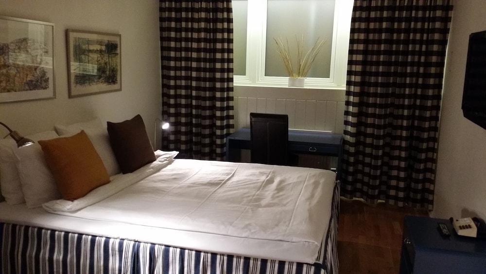 Bohusgarden Hotell & Konferens Uddevalla Extérieur photo